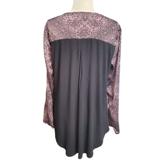 Rock & Republic Women's Tunic Blouse Size Large Roll Tab Sleeve Studed Neckline - Picture 5 of 9